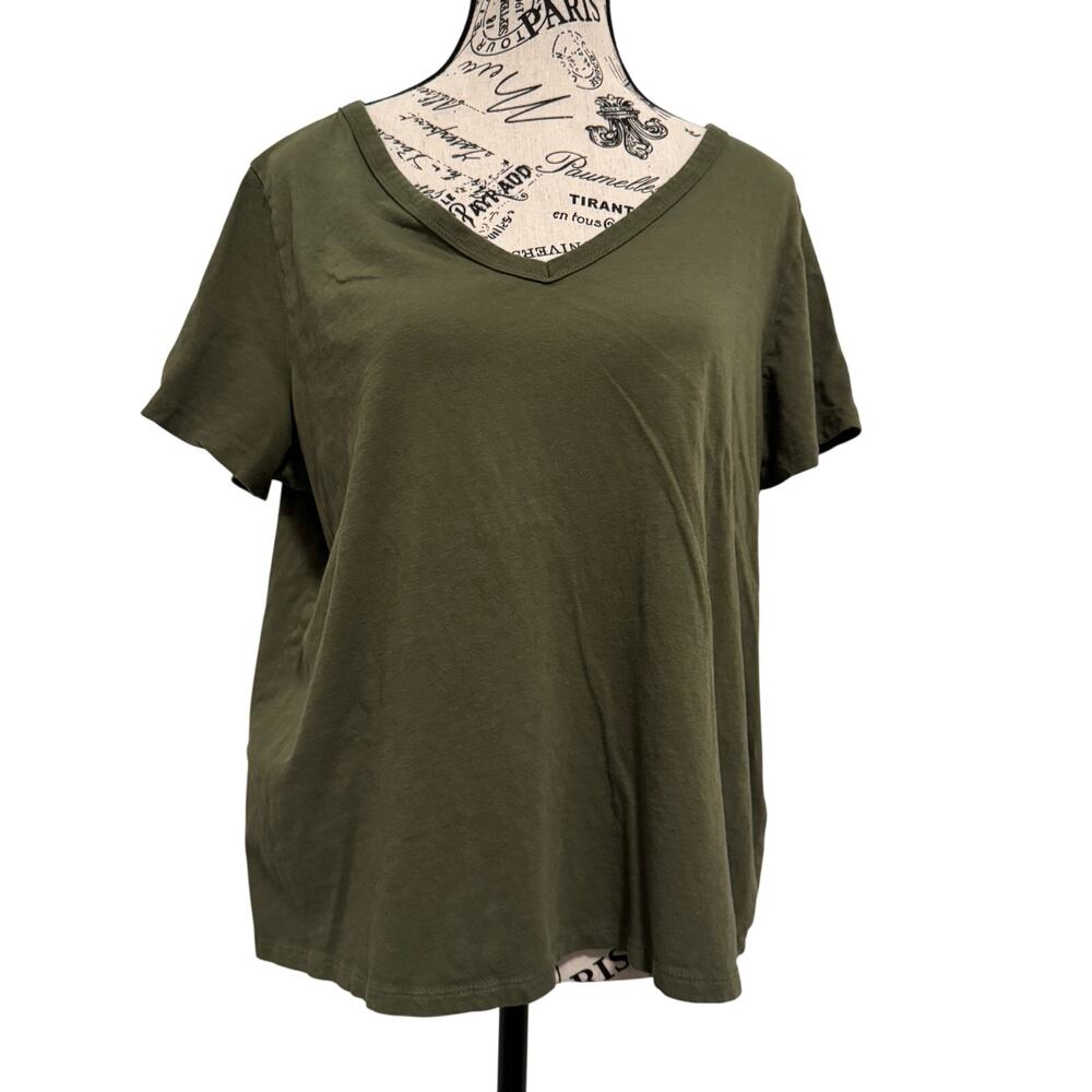 Old Navy Olive Green T-Shirt Everywhere Large Tee Classic Everyday Top Casual